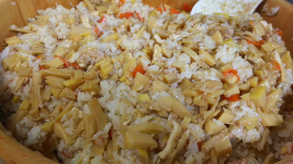 たけのこご飯(タケノコ多め!)