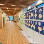 .いよいよ明後日開催!木育カフェ.あいおいこども園の子どもたちの絵を飾らせてもらっています!