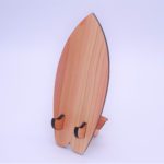 サーフボード型の木頭杉スマホスタンドの販売を開始しました！