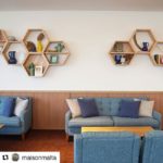 結婚式場に木頭杉のハニカム棚の製作・取付