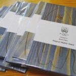 藍染め木頭杉のスマホスタンド 販売がスタートしました!