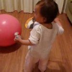 人生ではじめて手に取るうちわは「木粉ECOうちわ」