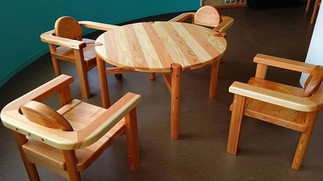 木頭杉のテーブル＆チェア