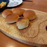 焼いたパンがいつまでもホカホカ 木頭杉プレート