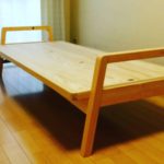 ベッド③ ベンチになりスタッキングも可能な両用タイプ