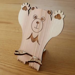 KUMA Fish  木頭杉のスマホスタンドどうぶつシリーズ販売開始！
