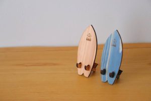 サーフボードスマホスタンド MUKU＆AI