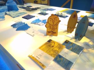 blue2@tokushimaにスマホスタンド展示頂きました️!