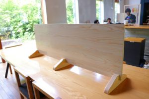 カフェ ポールスターさん️ ホワイトボードパーティションを納品