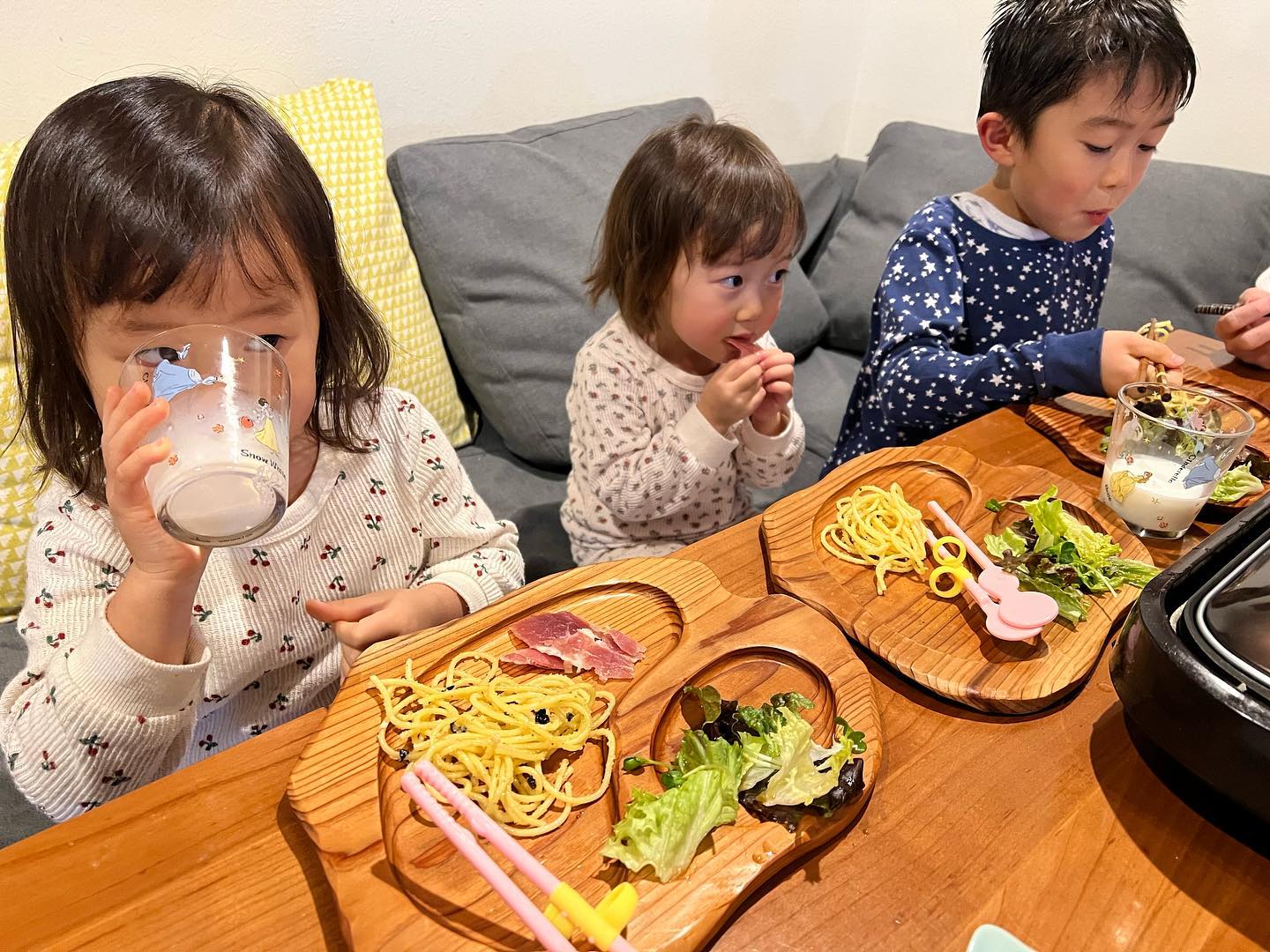 KUKU Buffet Plate　こども用にお勧めの木頭杉のプレート