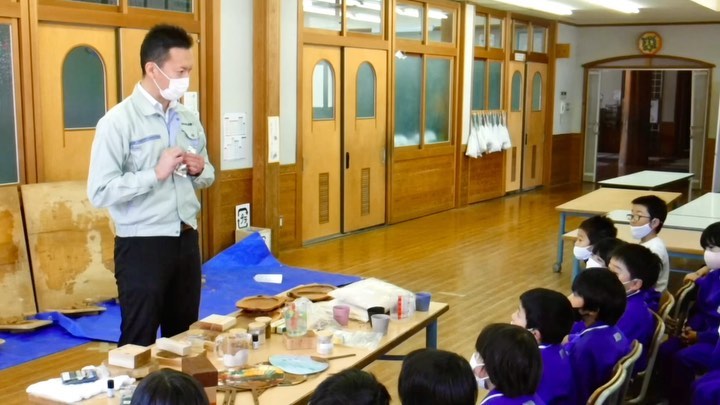 相生小学校 木育教室４ 木粉簡易トイレの実験