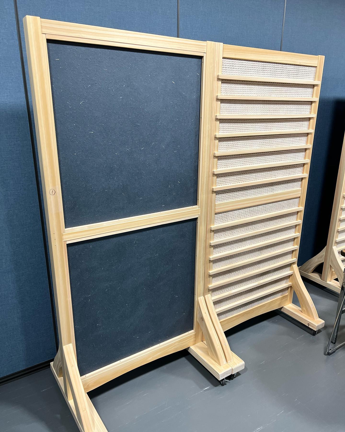 木粉吸音パネル パーティション型を製作させて頂きました!