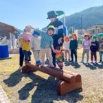 木頭こども園に新遊具『桧の平衡台』登場!