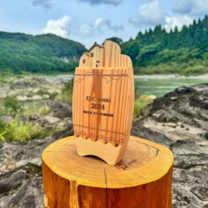 オリジナル木製トロフィーを製作させていただきました